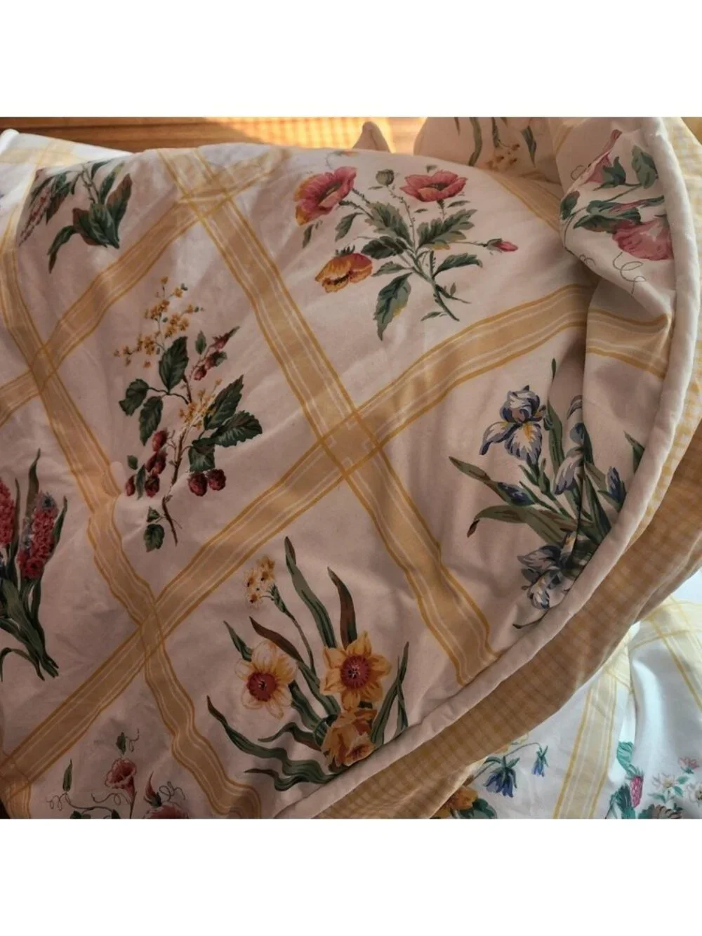 UltraKing Vintage Reversible Floral Gingham Comforter Yellow Cottagecore Bedding
